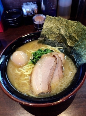 「得ラーメン中盛1040円、硬め濃いめ」@麺屋 めんりゅうの写真