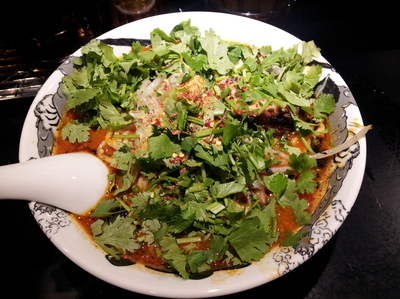 「ラーメン大盛り＋カラ増し＋シビ増し＋パクチー」@カラシビ味噌らー麺 鬼金棒 池袋店の写真