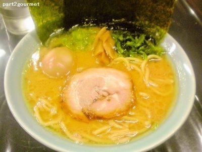 「醤油ラーメン+味玉 (800円)」@横浜家系ラーメン 十十路の写真