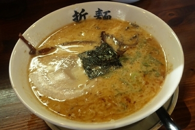 「豚骨醤油ラーメン」@三代目 哲麺 羽村店の写真