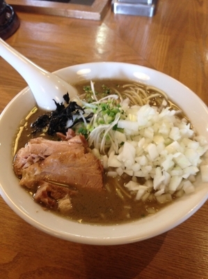 「濃厚煮干しそば➕玉ねぎ」@中村屋総本山の写真