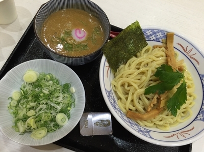 「濃厚つけ麺＋九条ねぎ」@麺や庄の ラゾーナ川崎店の写真