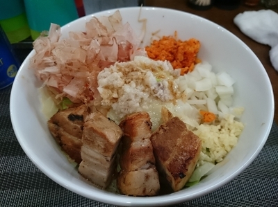 「【限定】次郎ちゃん(中)700円＋発泡酒200円」@麺丼Dining 夢者の写真