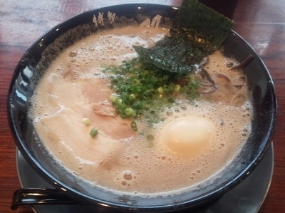 「味玉ラーメン＋替え玉×２」@博多一双 博多駅東本店の写真