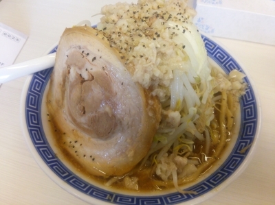 「碧の豚二郎らーめん（中盛り、野菜マシ、アブラ、にんにくなし）」@ニンニクらーめん 碧の豚二郎の写真