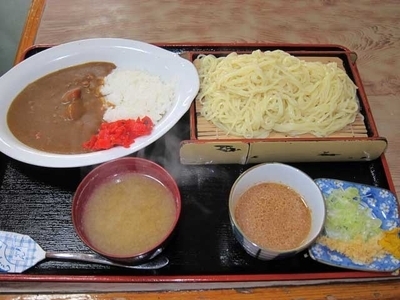 「中華もり（ごま）　500円＋ミニカレー　350円」@辰巳庵の写真