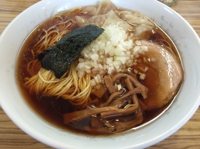 「中華そば大＋ワンタン 850円」@中華そば たまやの写真