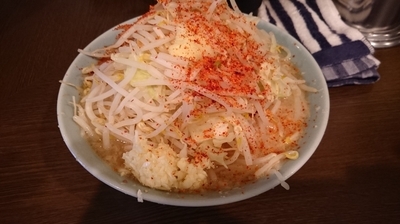 「小（期間限定・麺少なめ・にんにく・とんがらし）７００円」@ラーメン二郎 JR西口蒲田店の写真