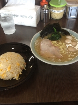 「ラーメンうずら増し、半チャーハン」@壱六家 厚木酒井店の写真
