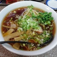 正油ラーメン（650円）ニンニク+餃子（400円）
