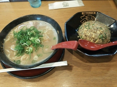 「チャーハンセット 880円」@うま屋 徳重店の写真