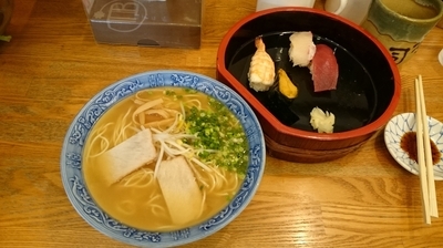 「らーめんと寿司」@四方平の写真