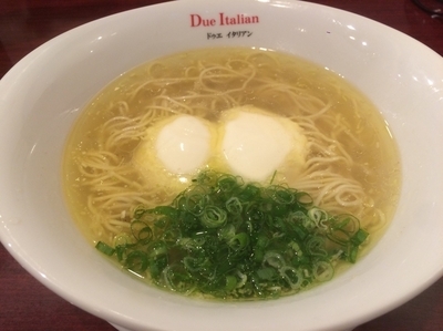 「らぁ麺フロマージュ」@黄金の塩らぁ麺 due Italian 市ヶ谷店の写真