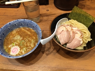 「つけめん並＋チャーシュー／¥630+200」@舎鈴 ビーンズ武蔵浦和店の写真