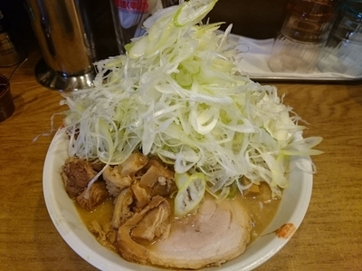 「みそラーメン￥800＋ネギ盛り￥100×2＋へた肉￥50」@麺処 慶の写真