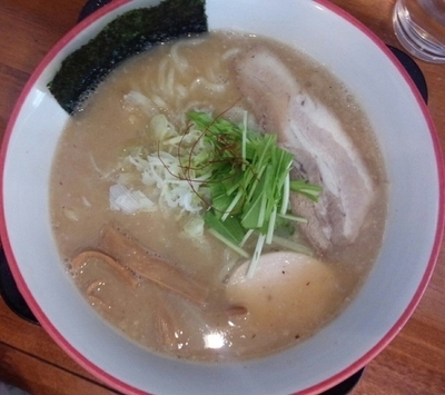 「濃厚鶏豚魚介白湯740円」@麺や 陽風の写真