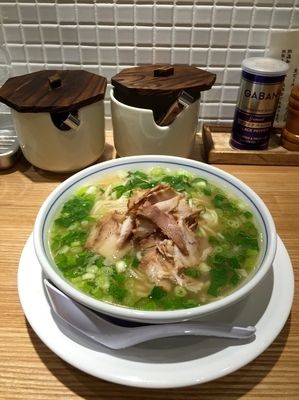 「バラそば」@玉 バラそば屋 中野店の写真