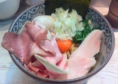 「特製濃厚たまごのまぜそば」@中華そば 四つ葉の写真