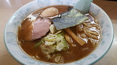 「魚介ラーメン+味玉」@麺屋 花形の写真