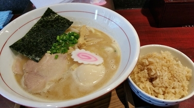 「鷄魚介ラーメン(700)味玉(100)味付ごはん(100)」@麺屋まるの写真