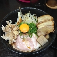 月見肉油そば 800円