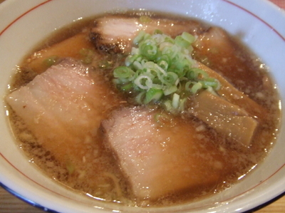 「【本日限定】背脂煮干しそば(醤油)　７５０円」@地球の中華そばの写真