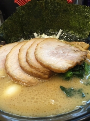 「醤油ラーメン＋チャーシュー増し」@松壱家 藤沢南口店の写真