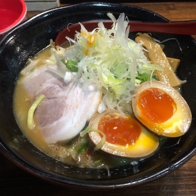 「味噌ラーメン(+味玉)」@麺処 花田 池袋店の写真