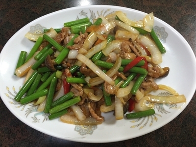 「肉とニンニクの芽炒め」@宝龍の写真