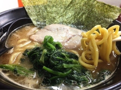 「豚骨醤油ラーメン(680円)」@豚骨番長 日ノ出町店の写真