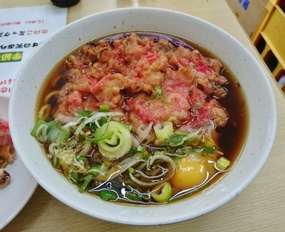 「ジャンボかき揚Bそば \370＋生卵 \60」@一由そば 日暮里店の写真