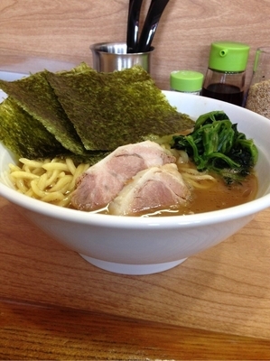 「豚骨醤油」@横浜家系  おか家の写真