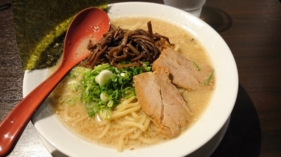 「豚骨白（４００円）オープン価格」@博多らーめん 一心堂 蒲田店の写真