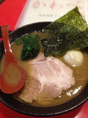 「味玉ラーメン中盛、硬め濃いめ」@らー麺's kitchen かわべの写真