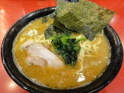 「中盛ラーメン760円　麺硬め」@家系総本山 ラーメン吉村家の写真