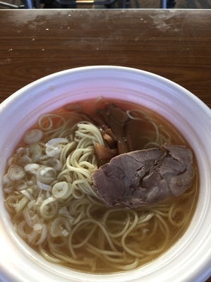 「秋田比内地鶏の黄金塩そば 灯花」@らーめんフェスタ in イオンレイクタウンの写真