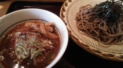 「鶏つけ蕎麦 830円 + ビール中 500円」@つけ蕎麦 安土 高田馬場本店の写真