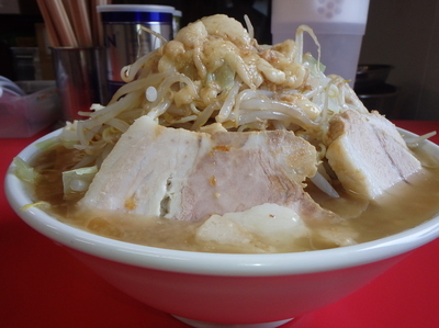 「醤油らーめん豚増し(800円)ニンニク野菜ちょい多め脂多め」@らーめんこじろう 526 盛岡店の写真