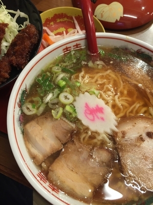 「中華そば、ミニソースカツ丼ご飯抜き」@めでたいやの写真