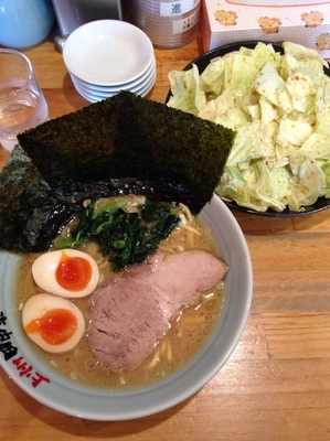 「ドカ盛キャベラー  味玉ラーパス」@らーめん 田中家の写真