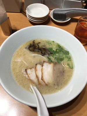 「白丸元味780円+(餃子+ライス)100円(Aセット)」@博多一風堂 新宿アイランドタワー店の写真