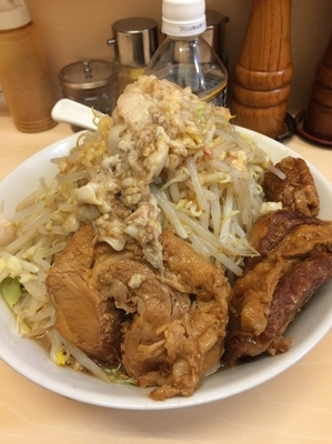 「ラーメン(ニンニク、アブラ、カラメ)」@自家製ラーメン 大者の写真