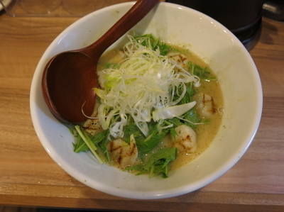 「帆立白湯ラーメン（贅沢帆立焼付）：1100円」@旨美麺 築一の写真