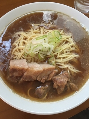 「肉そば、大盛り、つゆ増し」@中華そば屋 伊藤の写真