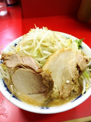 「ラーメン（小）¥700」@ラーメン二郎 松戸駅前店の写真