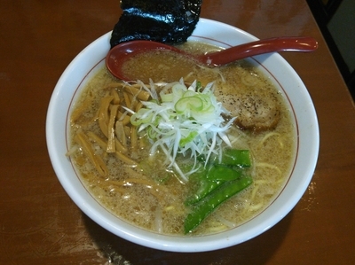 「ラーメン（大盛）」@麺 GAKUの写真
