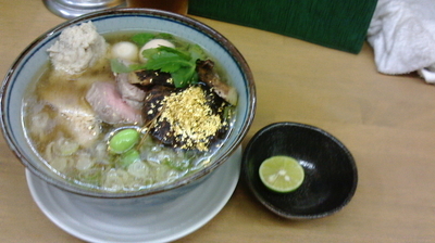 「かしわのかしわ蕎麦......塩　Ｓ+α」@MENYA 食い味の道有楽の写真