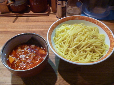 「つけめん（あつもり、大盛４４０ｇ）＋辛味ＭＡＸ　７６０円」@つけ麺屋 やすべえ 池袋店の写真