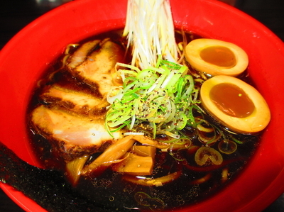 「黒プレミアム￥９８０」@麺家いろは 海老名ビナウォーク店の写真