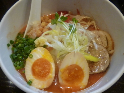 「味玉トマトチーズ鶏白湯」@二代目くさび 鶏の章の写真